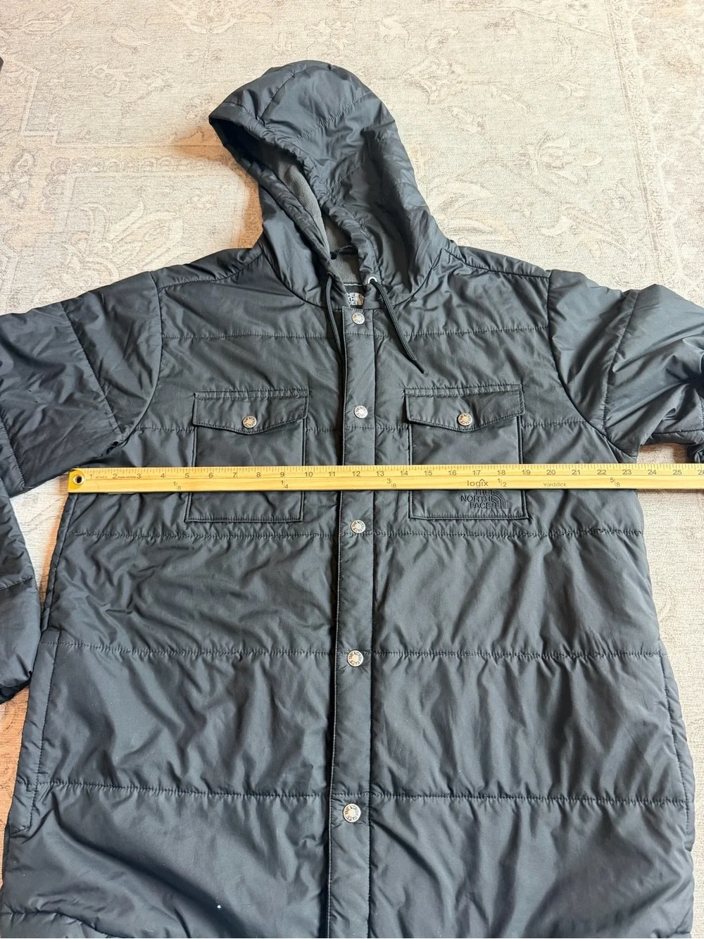 The North Face Men's Meeks Black Hooded Quilted Puffer Jacket L snap closure